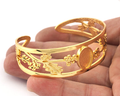 Oval Blank Flower Bracelet Monthly Flower (December Holly) Base Setting Blank Bezel Shiny Gold Plated Brass (10x14mm Blank ) 3646