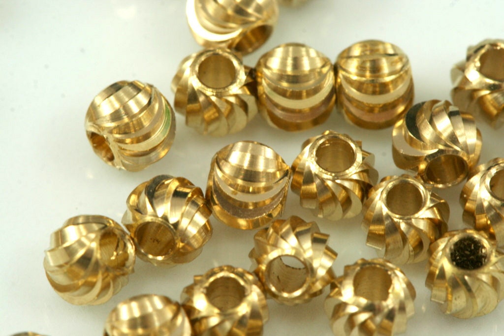 Faceted raw Brass Sphere 5mm (4mm side) (hole 2,2mm ) industrial brass Charms,Pendant,Findings spacer bead 1441-5 bab2