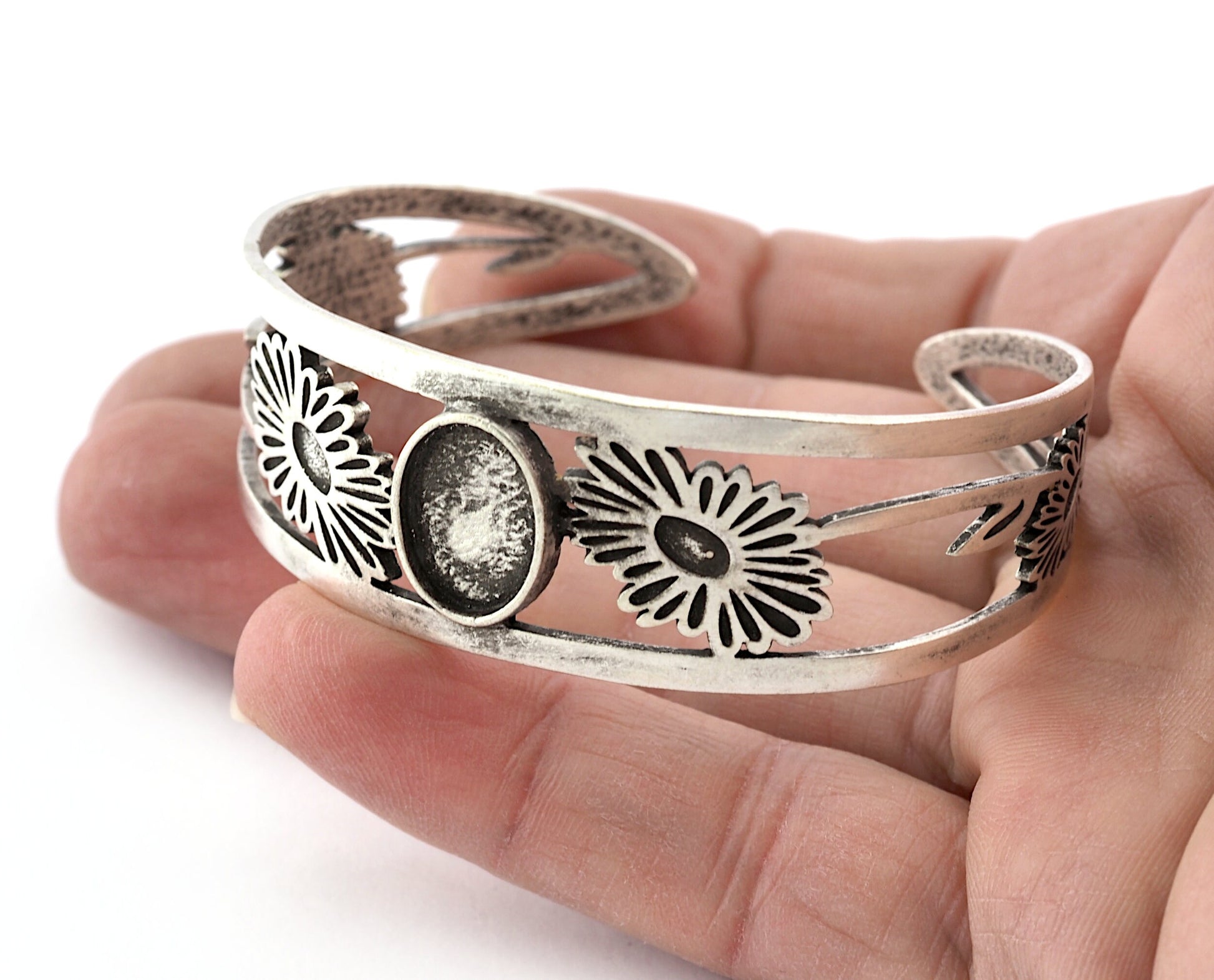 Oval Blank Flower Bracelet Monthly Flower (April Daisy) Base Setting Blank Bezel Antique Silver Plated Brass (10x14mm Blank ) 2874