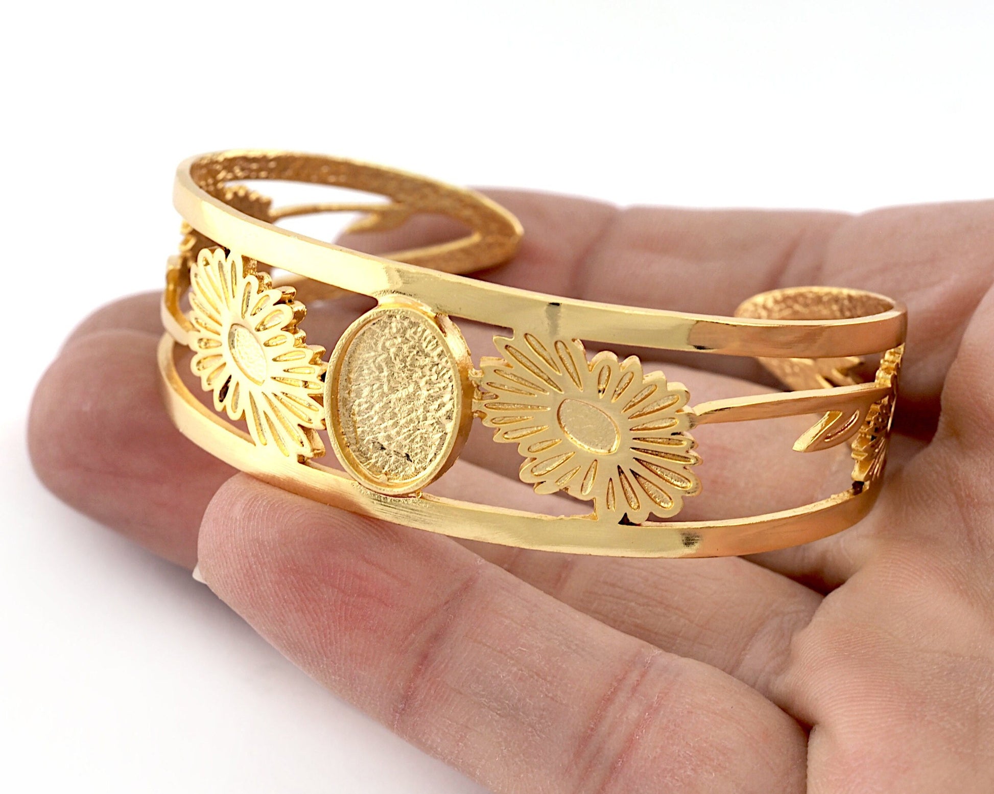 Oval Blank Flower Bracelet Monthly Flower (April Daisy) Base Setting Blank Bezel Shiny Gold Plated Brass (10x14mm Blank ) 2874