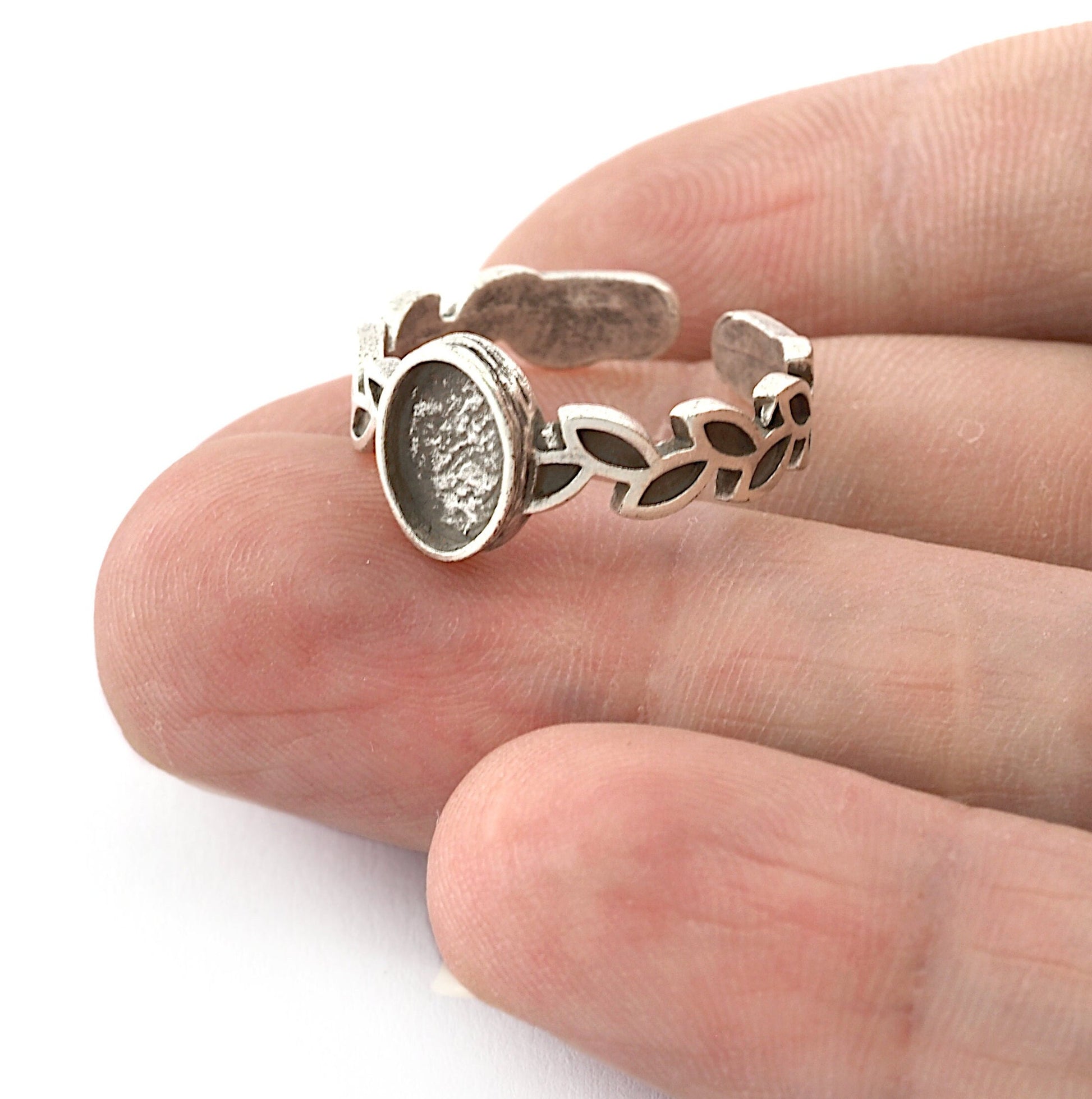 Leaf Band Ring , Bezel Setting Blank Raw Brass,Antique Silver Shiny silver, Shiny gold plated Brass (6x8mm Blank ) 5411