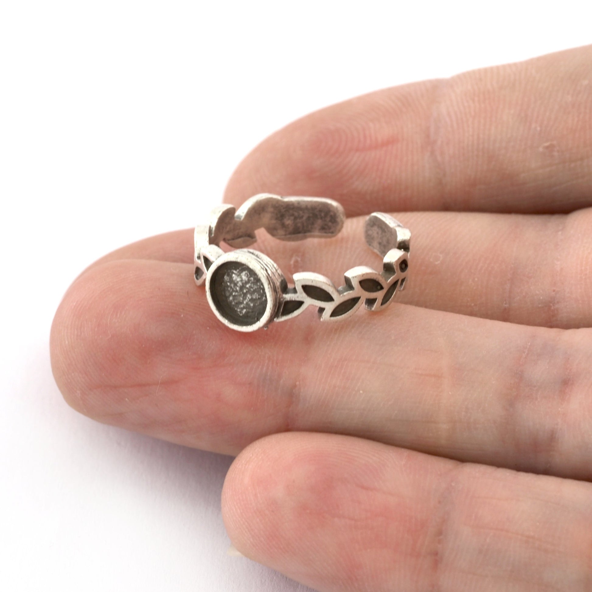 Leaf Band Ring , Bezel Setting Blank Raw Brass,Antique Silver Shiny silver, Shiny gold plated Brass (6mm Blank ) 5413