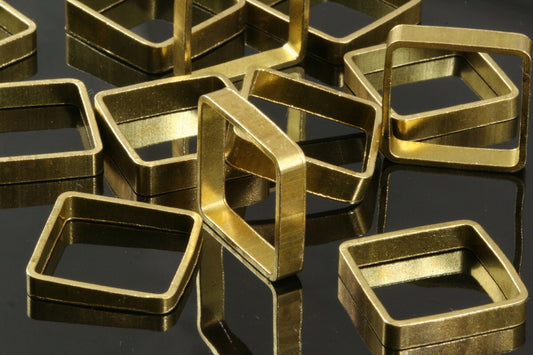 square bead spacer L34 raw brass 20x20x4mm 0,79"x0,79"x0,16 1705