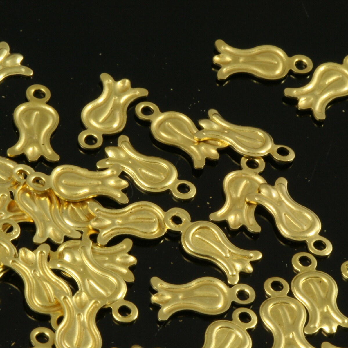 400 Pcs Raw Brass 10x5mm Tulip shape Charms ,Findings 791R-44 tmlp