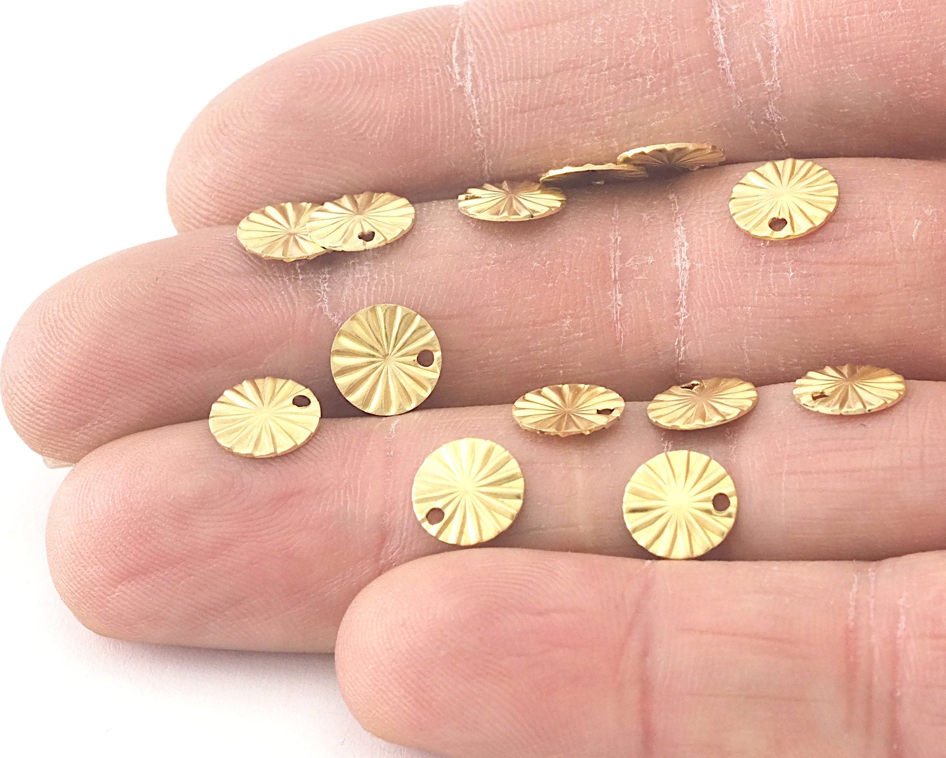 Starburst Design Tag 8 mm (0.6mm 1mm thickness) Raw Brass 4132-4133-4128
