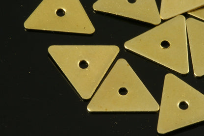 200 Pcs Raw Brass 10x9mm Triangle tag Charms with midle hole ,Findings 618R-36