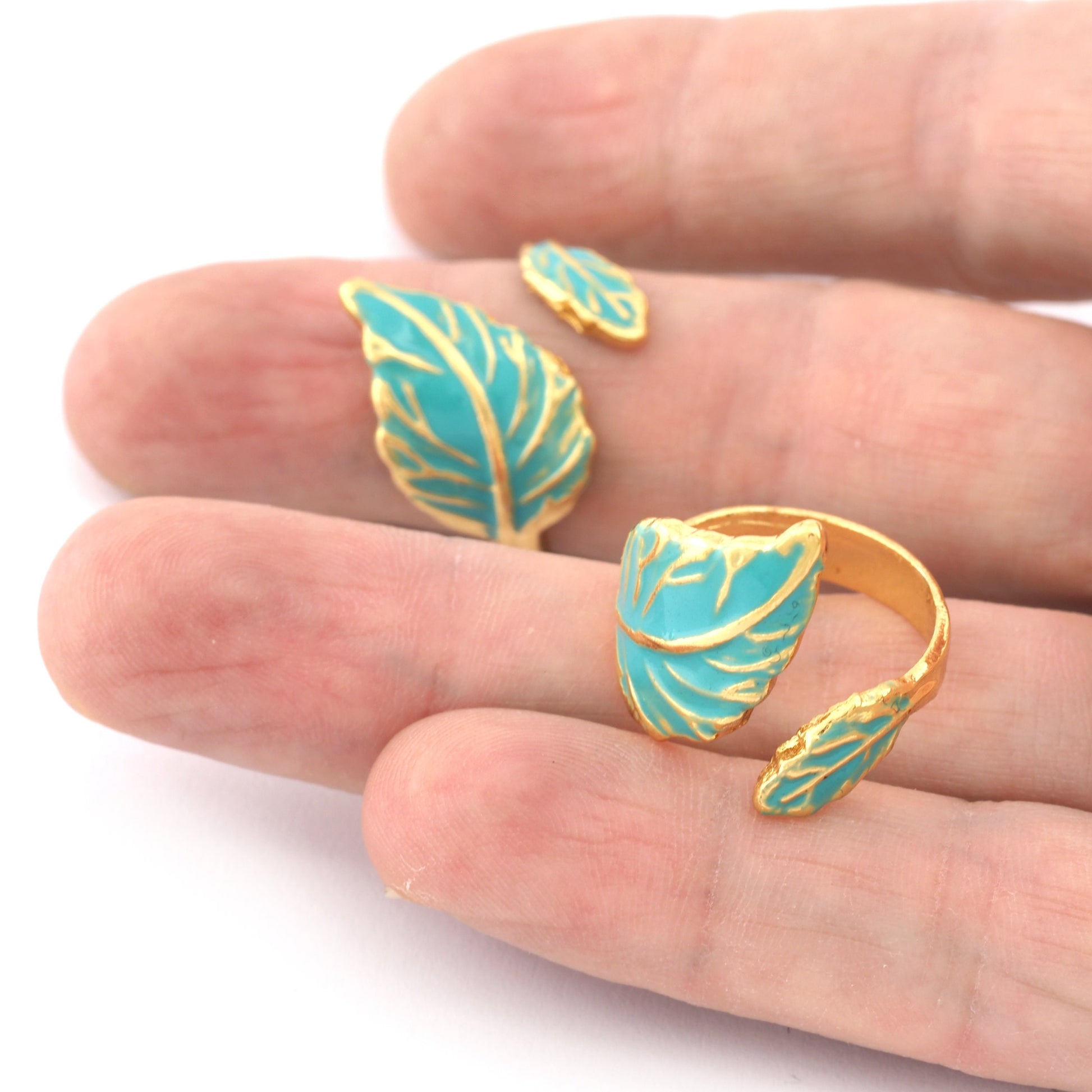 Leaf Ring Adjustable Ring Turquoise Enamel Filled - Shiny Gold plated brass (17.5mm 7US inner size) OZ765