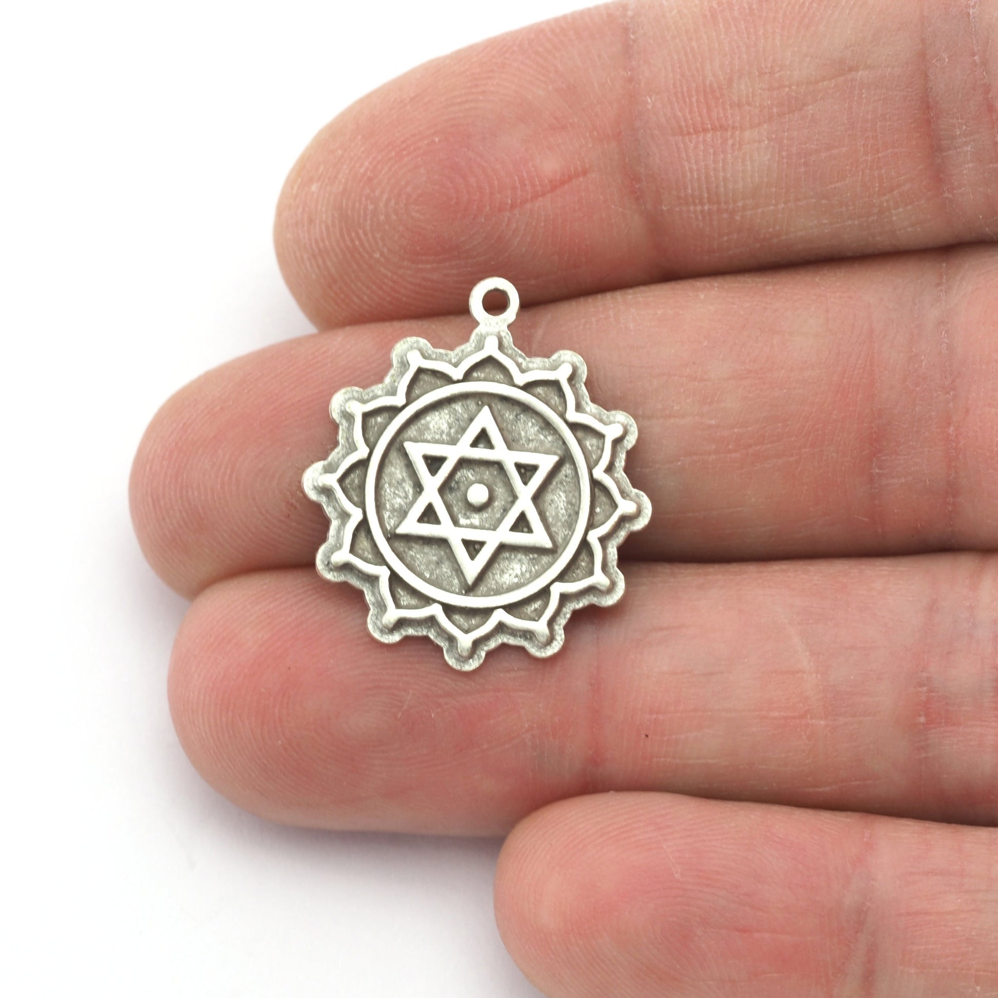 Chakra Anahata Charms Shiny Gold - Shiny Silver - Antique Silver Plated or Raw Brass - 24x21mm 5463