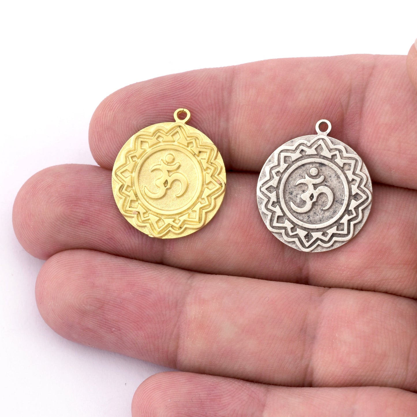 Chakra Sahasrara Charms Shiny Gold - Shiny Silver - Antique Silver Plated or Raw Brass - 24x21mm 5471