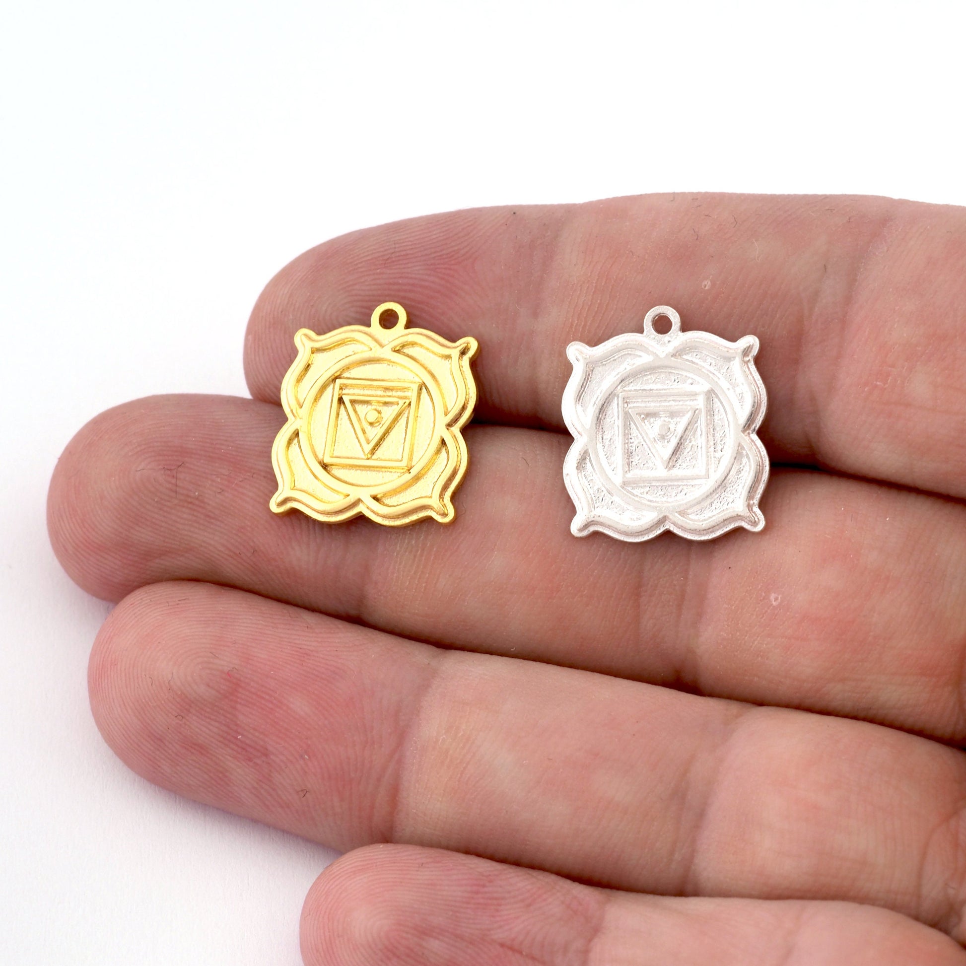 Chakra Muladhara Small Charms Shiny Gold - Shiny Silver - Antique Silver Plated or Raw Brass - 19x16mm 5477