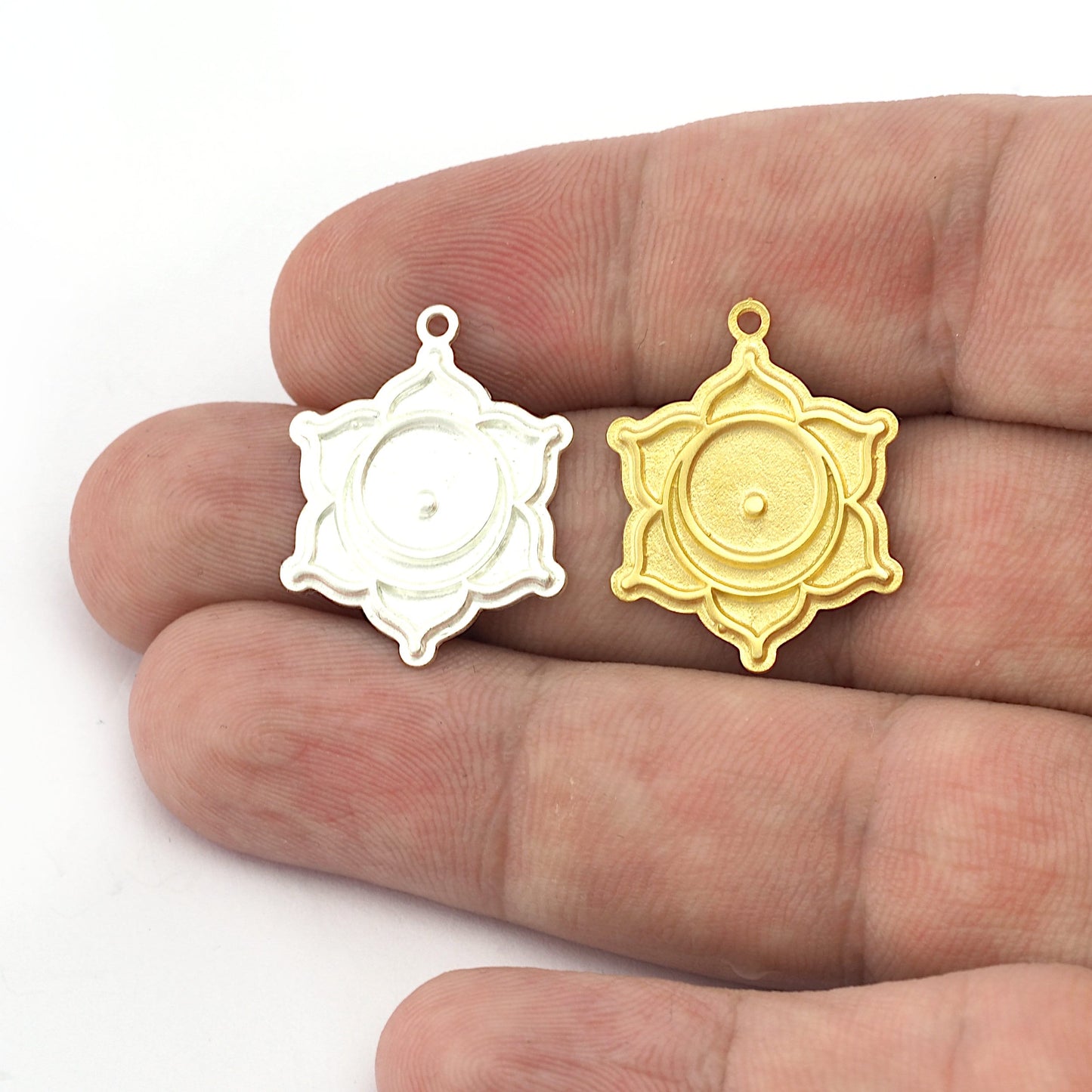 Chakra Svadhishthana Charms Shiny Gold - Shiny Silver - Antique Silver Plated or Raw Brass - 25x20mm 5462