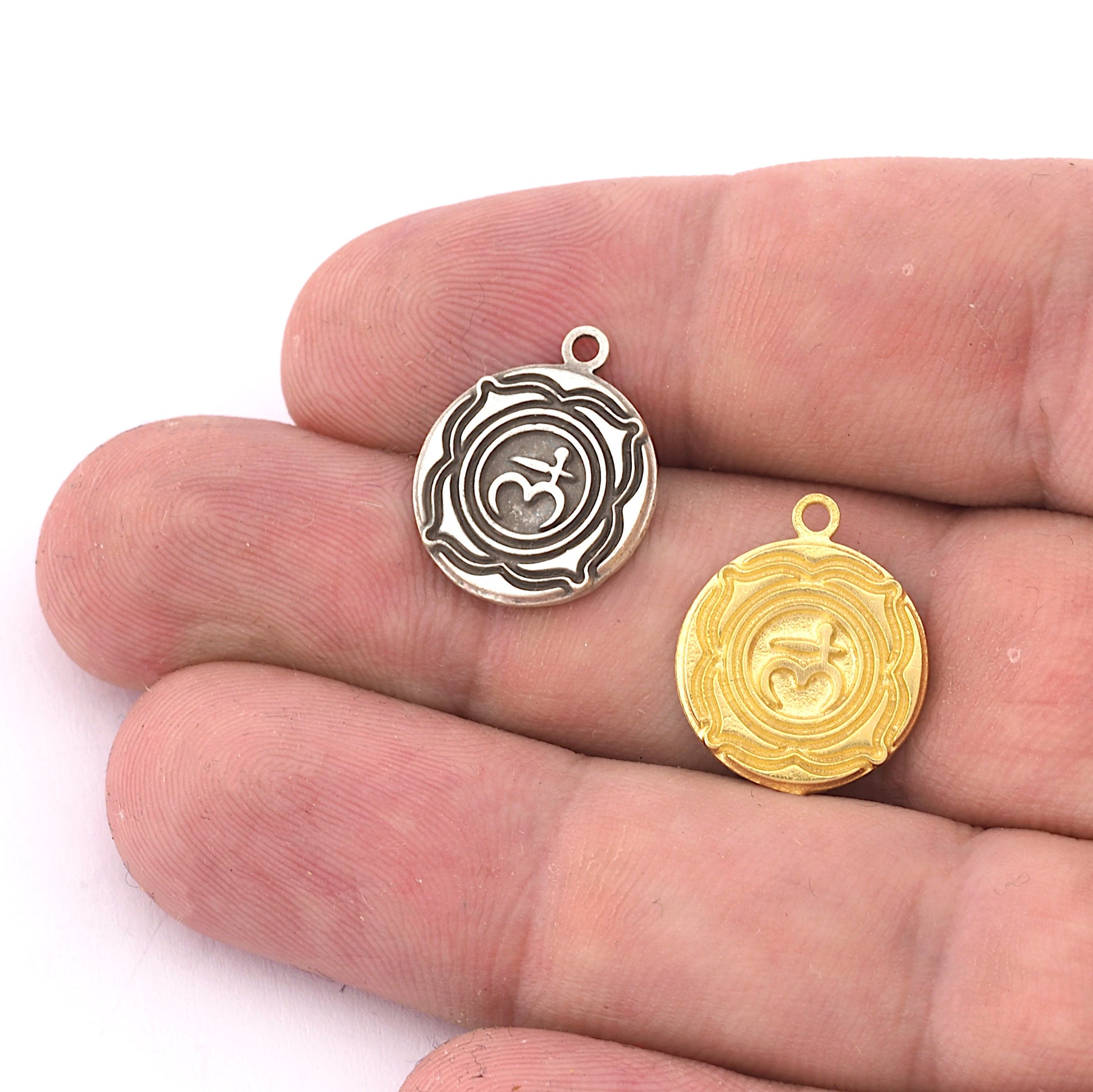 Chakra Muladhara Small Charms Shiny Gold - Shiny Silver - Antique Silver Plated or Raw Brass - 19x16mm 5481