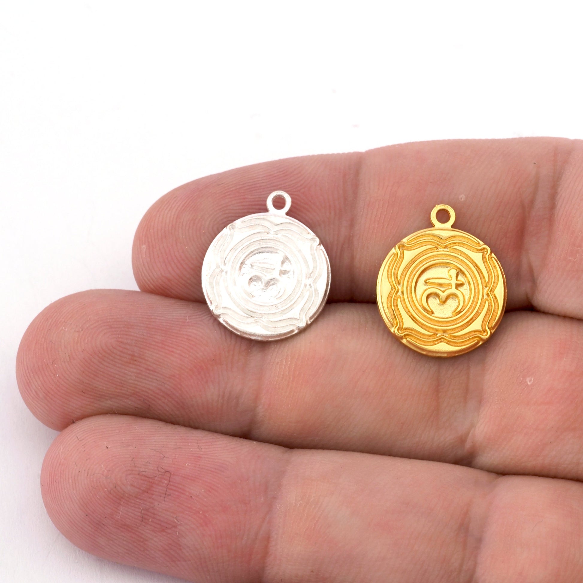 Chakra Muladhara Small Charms Shiny Gold - Shiny Silver - Antique Silver Plated or Raw Brass - 19x16mm 5481