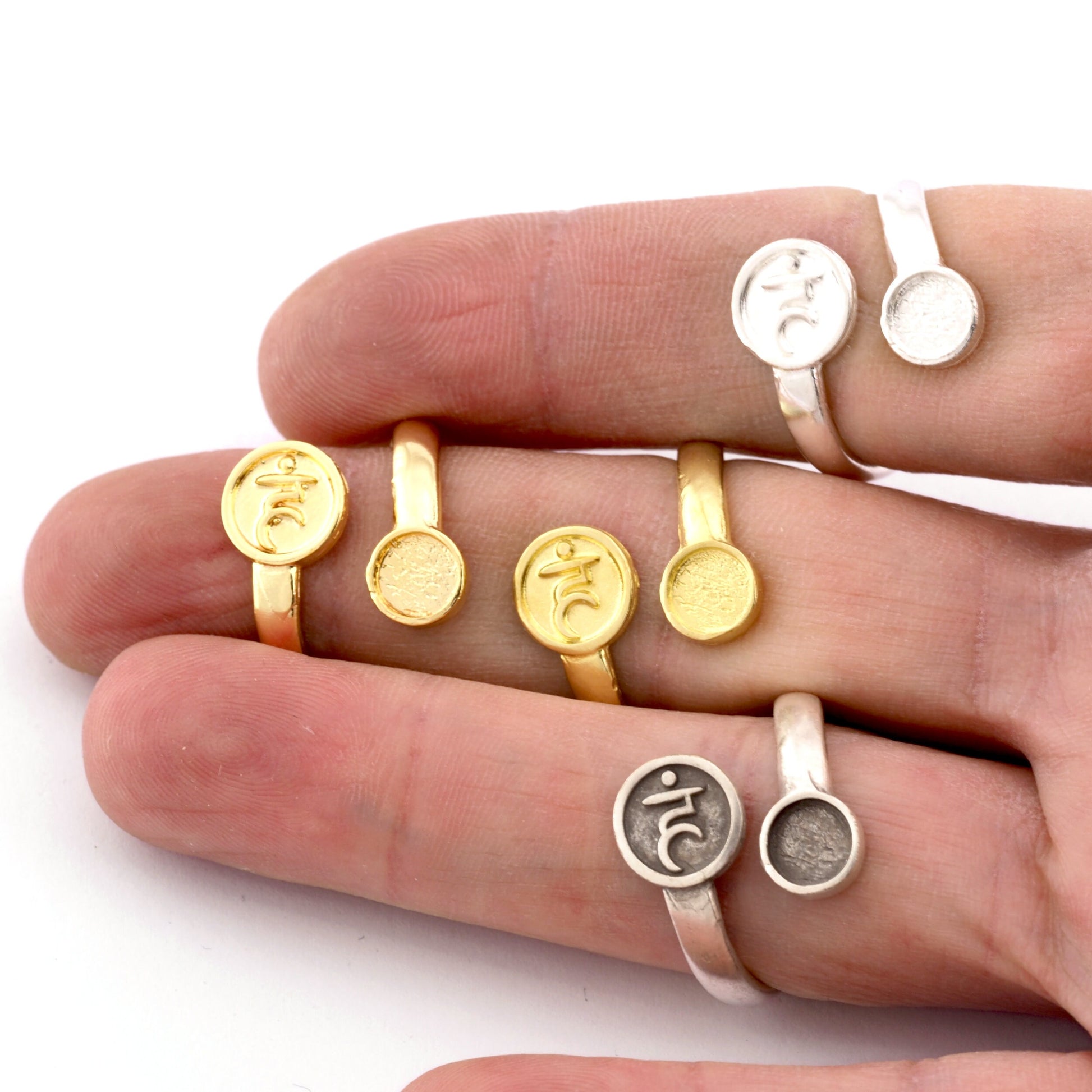 Chakra Vishuddha Ring, Blank Bezel Settings Shiny Gold - Shiny Silver - Antique Silver Plated or Raw Brass 6mm 5487