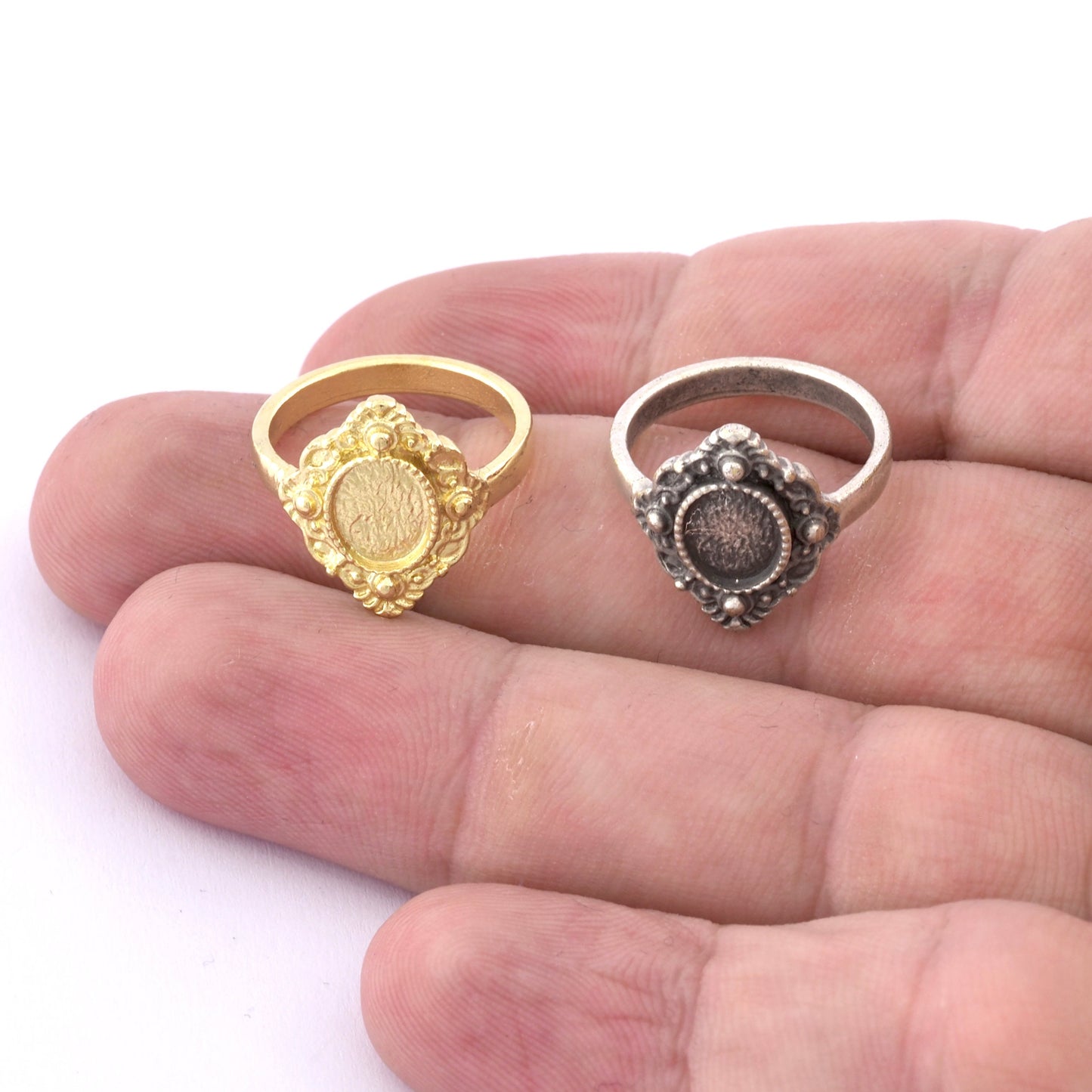 Oval Blank Ring Base Bezel setting Raw Brass, Antique Silver, Shiny Silver, Shiny Gold ( 8x6mm setting ) (6US inner size ) 2868