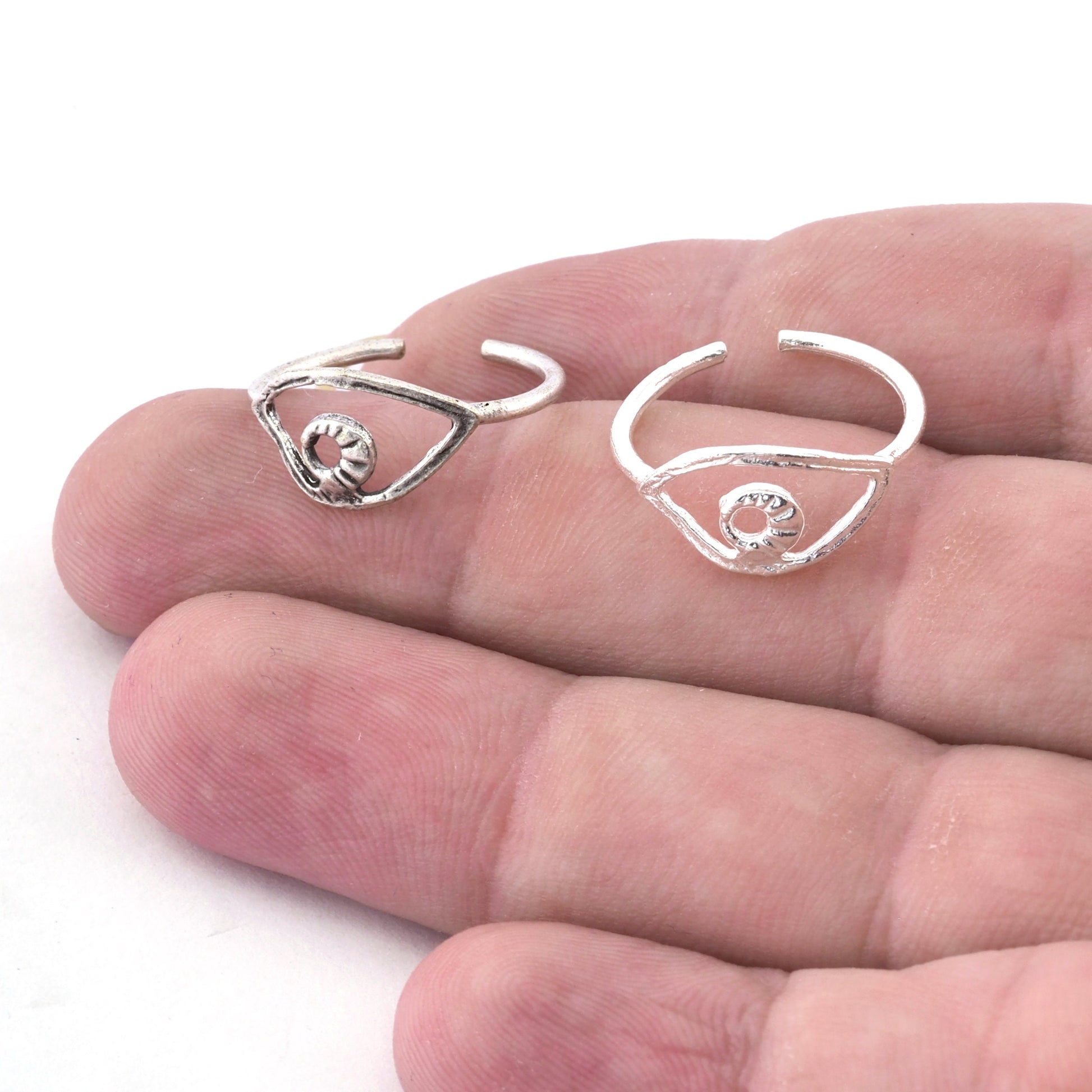 Minimalist Eye Adjustable Ring Raw brass - Antique Silver - Shiny silver - Shiny Gold (15mm 4.5US inner size) 4094