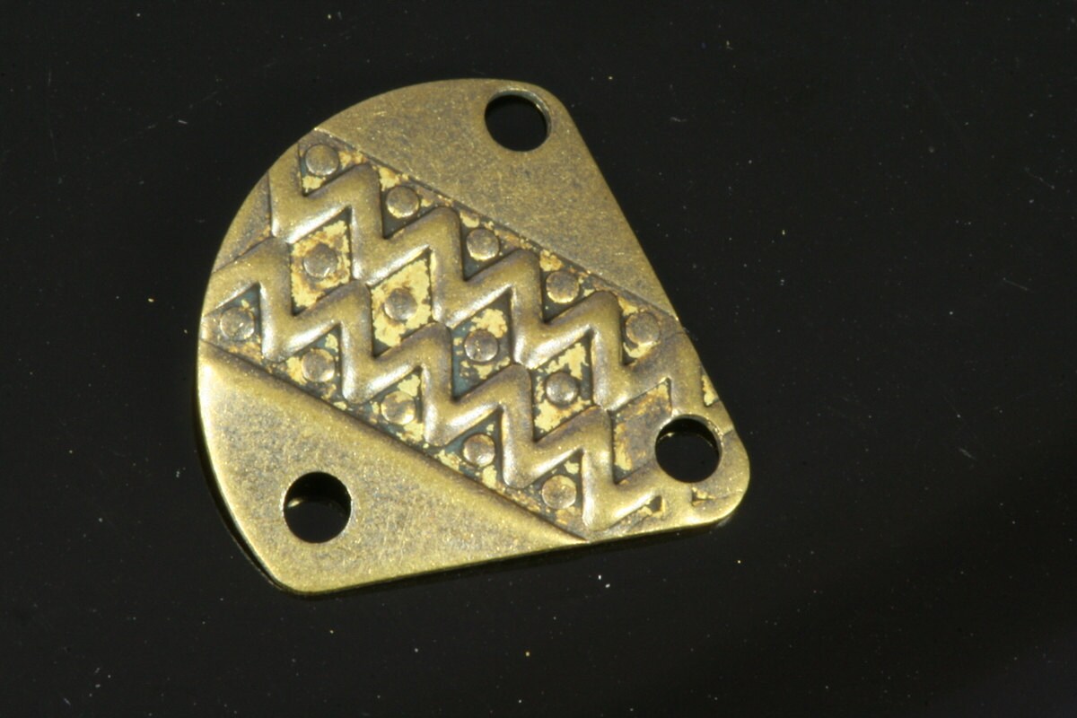 100 pcs antique brass tone brass 16mm triangle 3 hole connector charms ,findings 645A-34