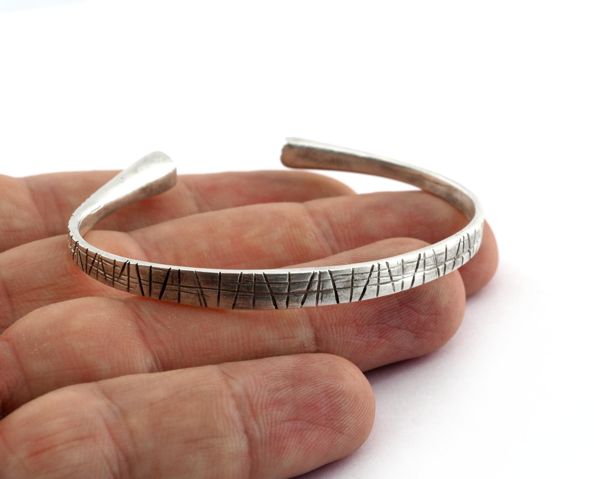 Textured Bracelet , Bracelet Base Raw Brass, Antique Silver, Shiny Silver, Shiny Gold Plated Solid Brass (60mm size - Adjustable ) 5574
