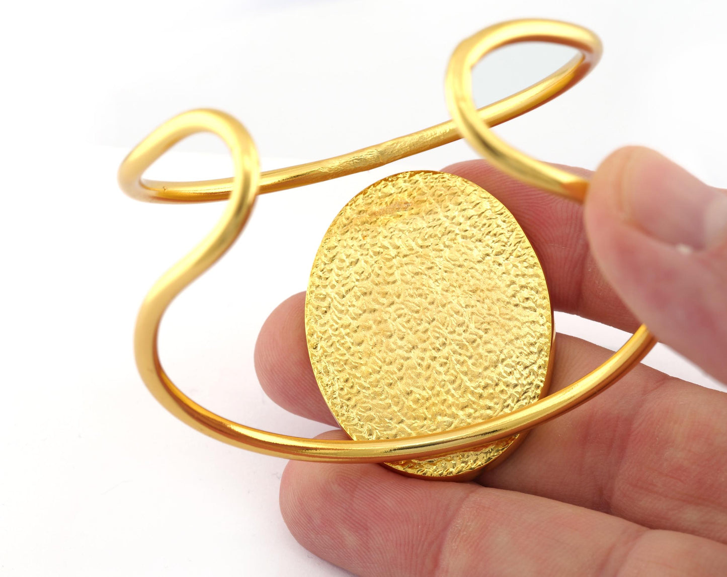 Oval Bracelet Blank Resin Blank, Cabochon Mounting, Bracelet Making, Bracelet that fits perfectly on the Wrist Adjustable 40x30mm Blank 5555