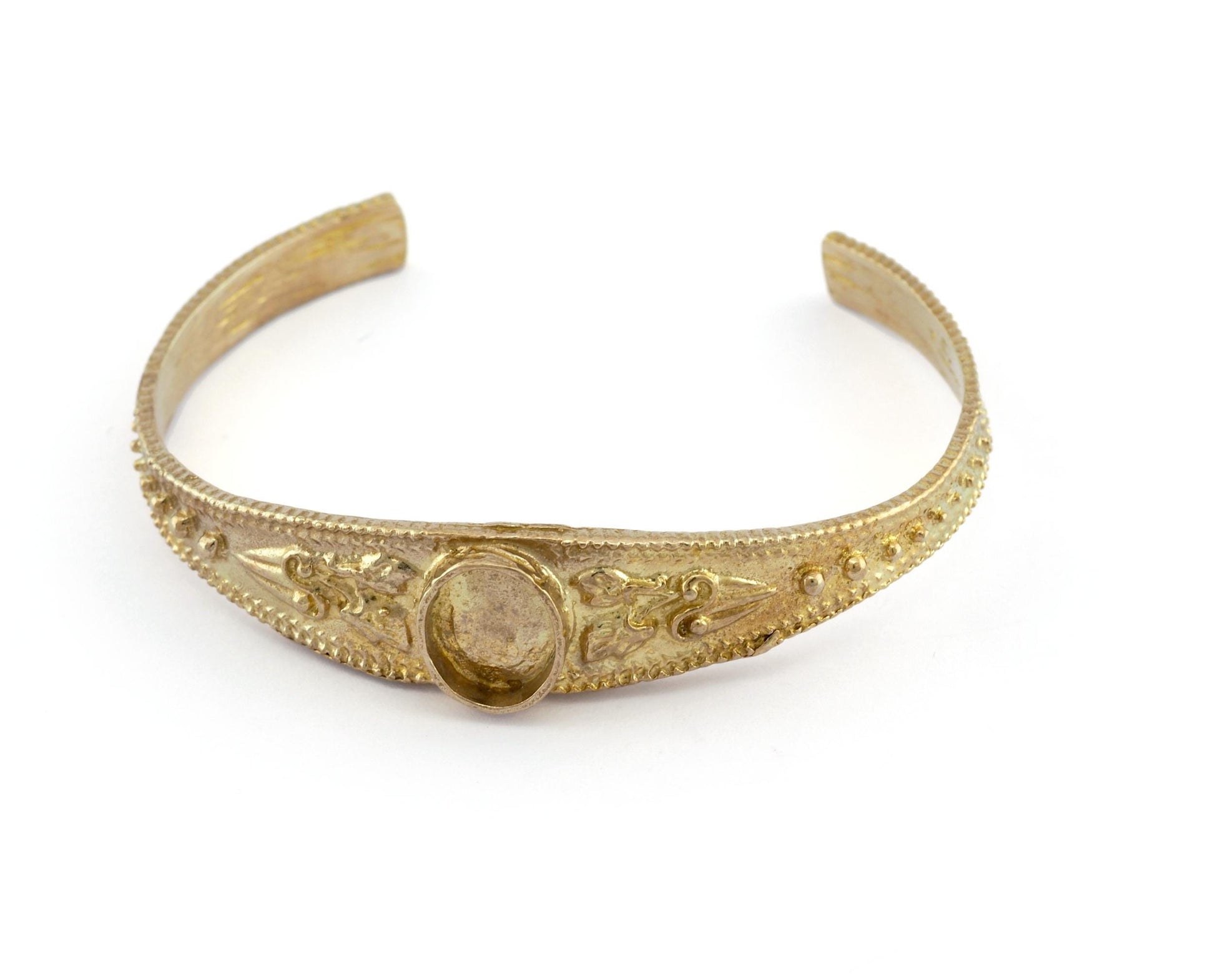 Boho Bracelet Blank, Oval Blank Bracelet Making Base, 10x8mm Blank Bezel Flower Bracelet Raw Brass (58mm inner size - Adjustable ) 5579