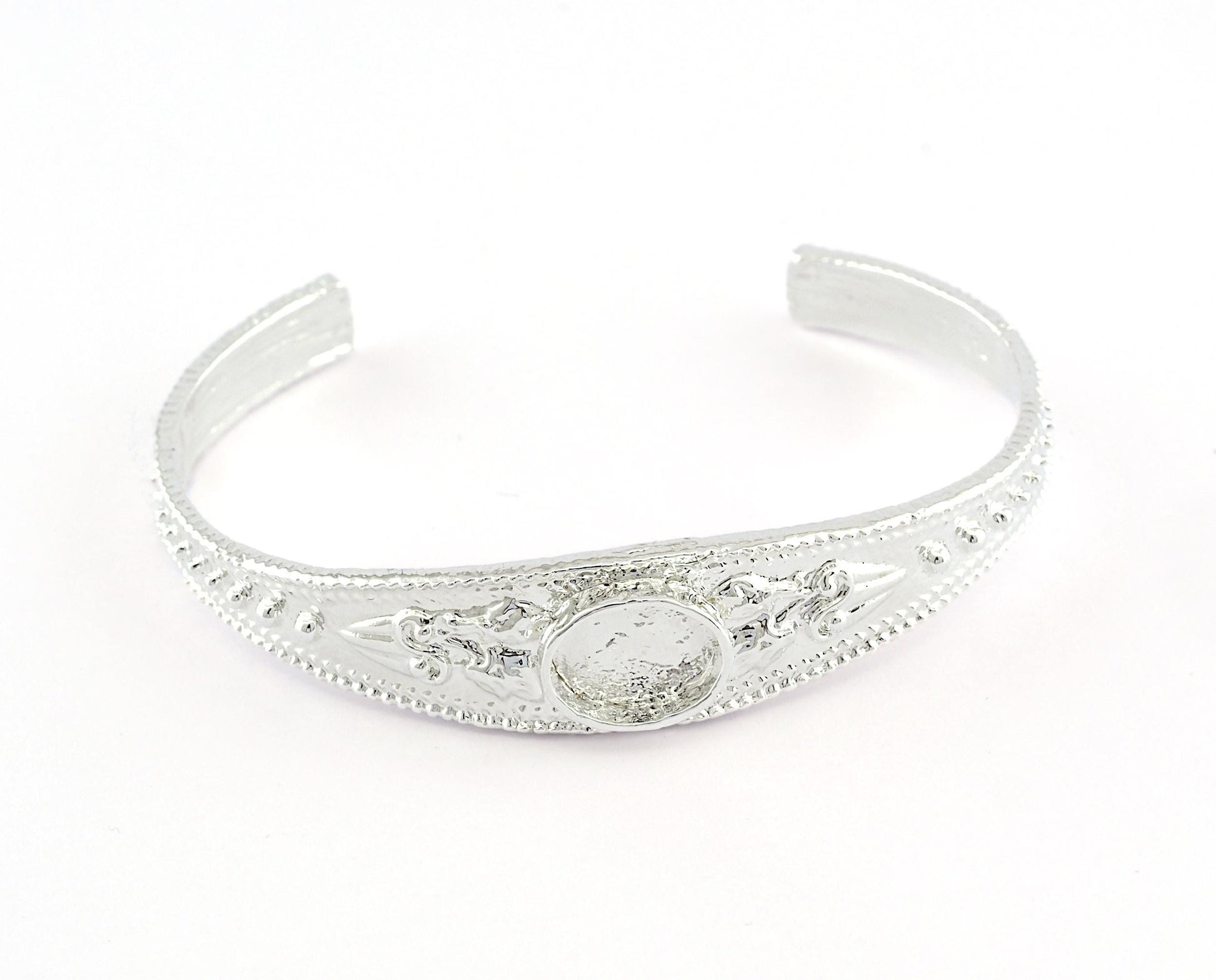 Boho Bracelet Blank, Oval Blank Bracelet Making Base, 10x8mm Blank Bezel Flower Bracelet Shiny Silver Brass (58mm size - Adjustable ) 5586 S