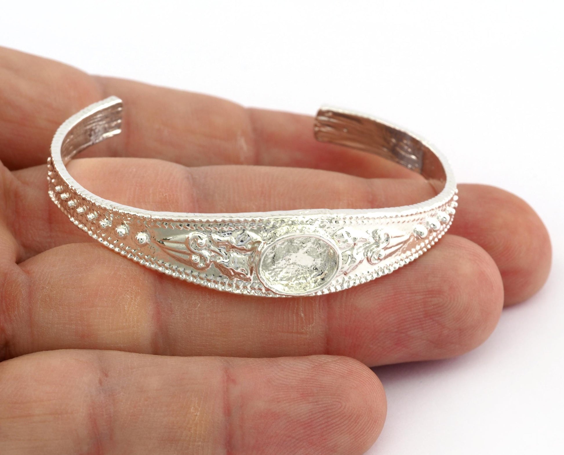 Boho Bracelet Blank, Oval Blank Bracelet Making Base, 10x8mm Blank Bezel Flower Bracelet Shiny Silver Brass (58mm size - Adjustable ) 5586 S