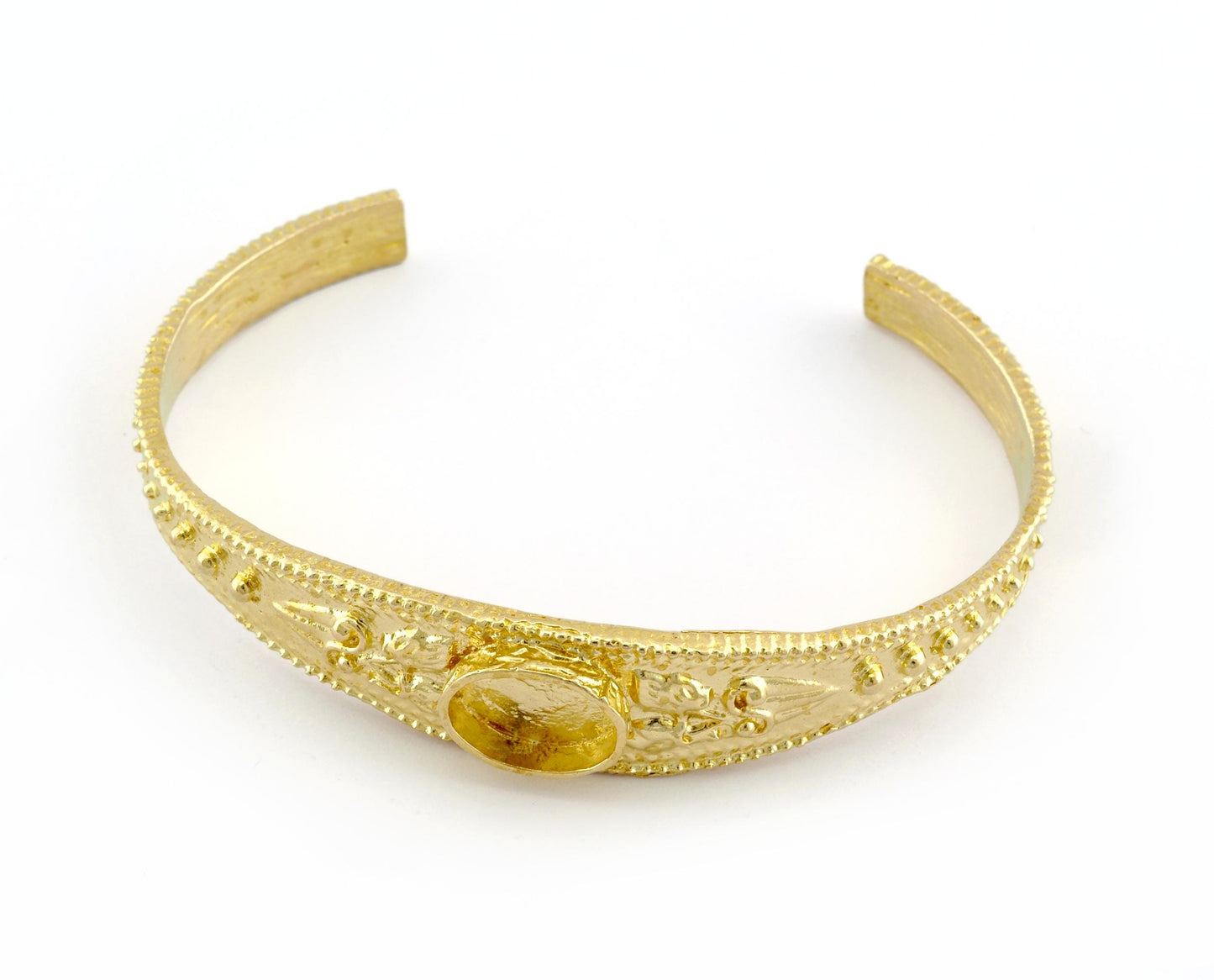 Boho Bracelet Blank, Oval Blank Bracelet Making Base, 10x8mm Blank Bezel Flower Bracelet Raw Brass (58mm inner size - Adjustable ) 5586