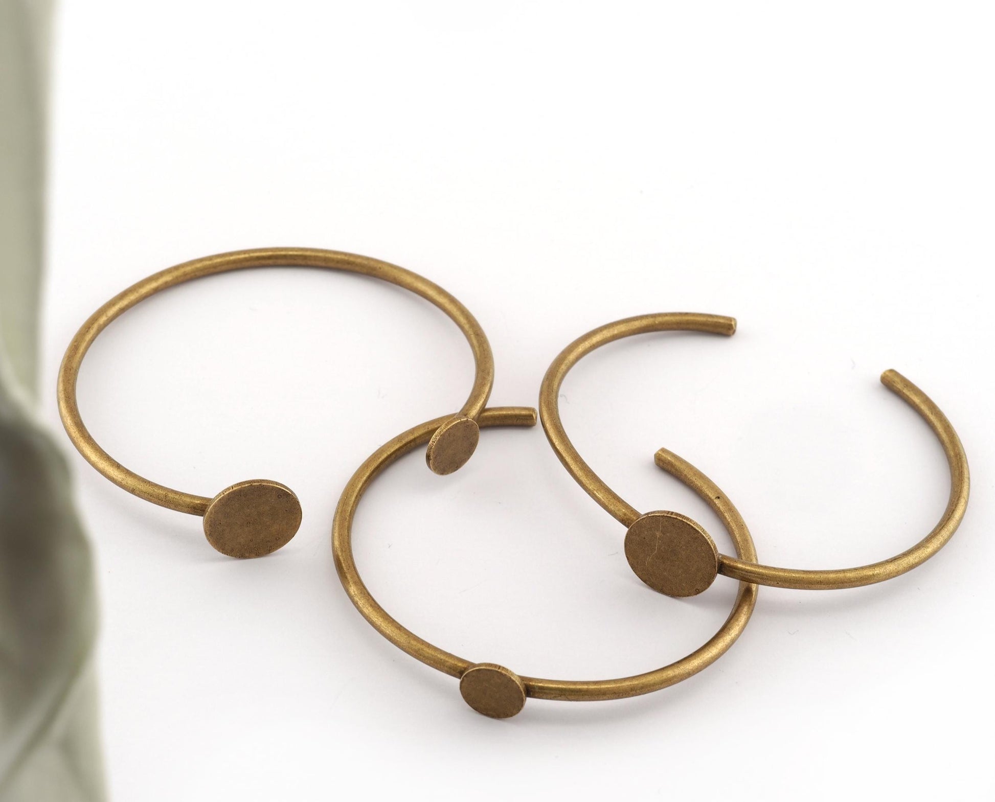 Cuff Disc Blanks, Round Blanks, Good Quality Bracelet Bases, Antique bronze plated brass (60mm inner size - Adjustable ) OZ5553 AB