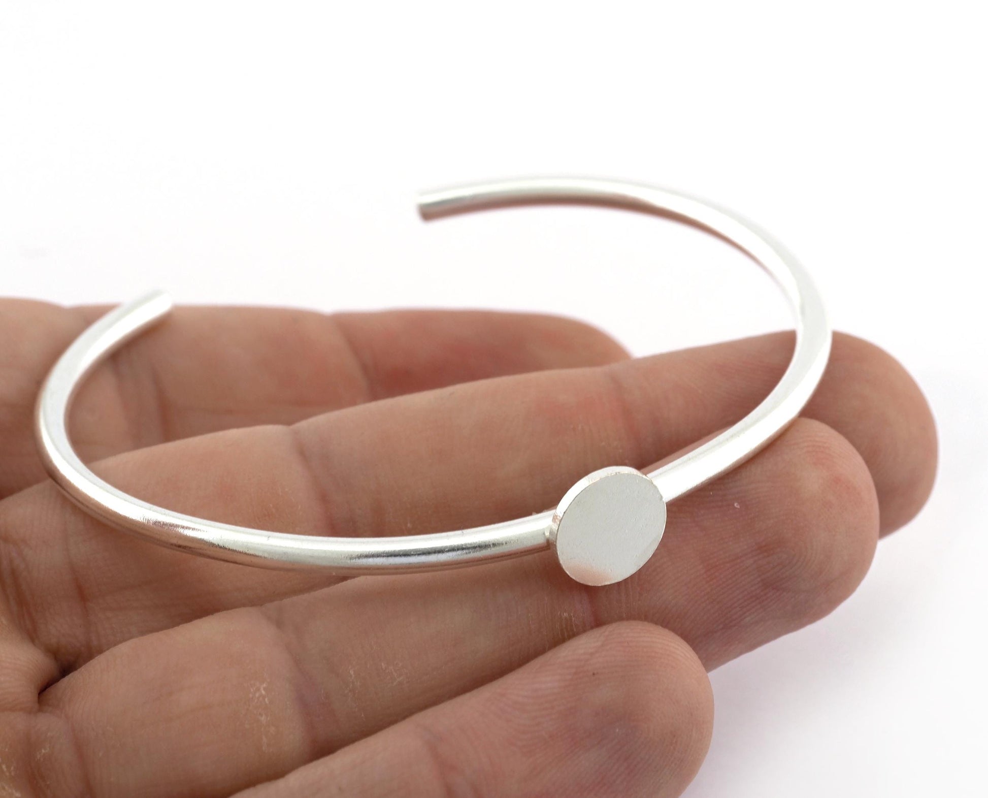 Cuff Disc Blanks, Round Blanks, Good Quality Bracelet Bases, Antique Silver Plated Brass (60mm inner size - Adjustable ) OZ5553