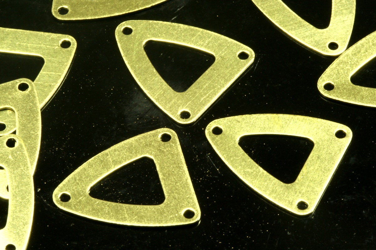 100 pcs 16x18mm raw brass triangle tag 3 hole raw brass connector charms ,raw brass findings 941R-60