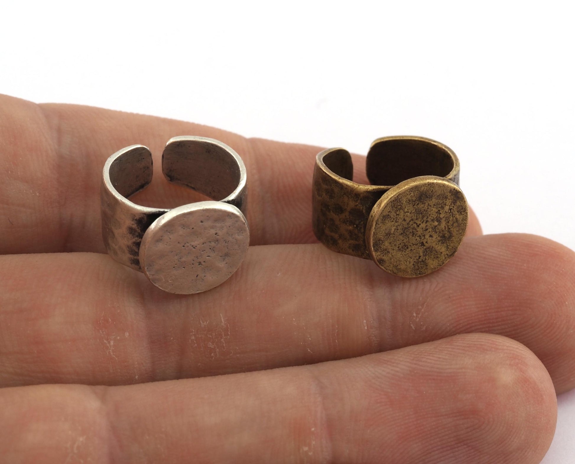 Hammered Ring Blank bezel setting Adjustable Raw brass, Antique silver, Antique Bronze, Shiny Gold ( 4-5US ) (12.6mm bezel) 5600
