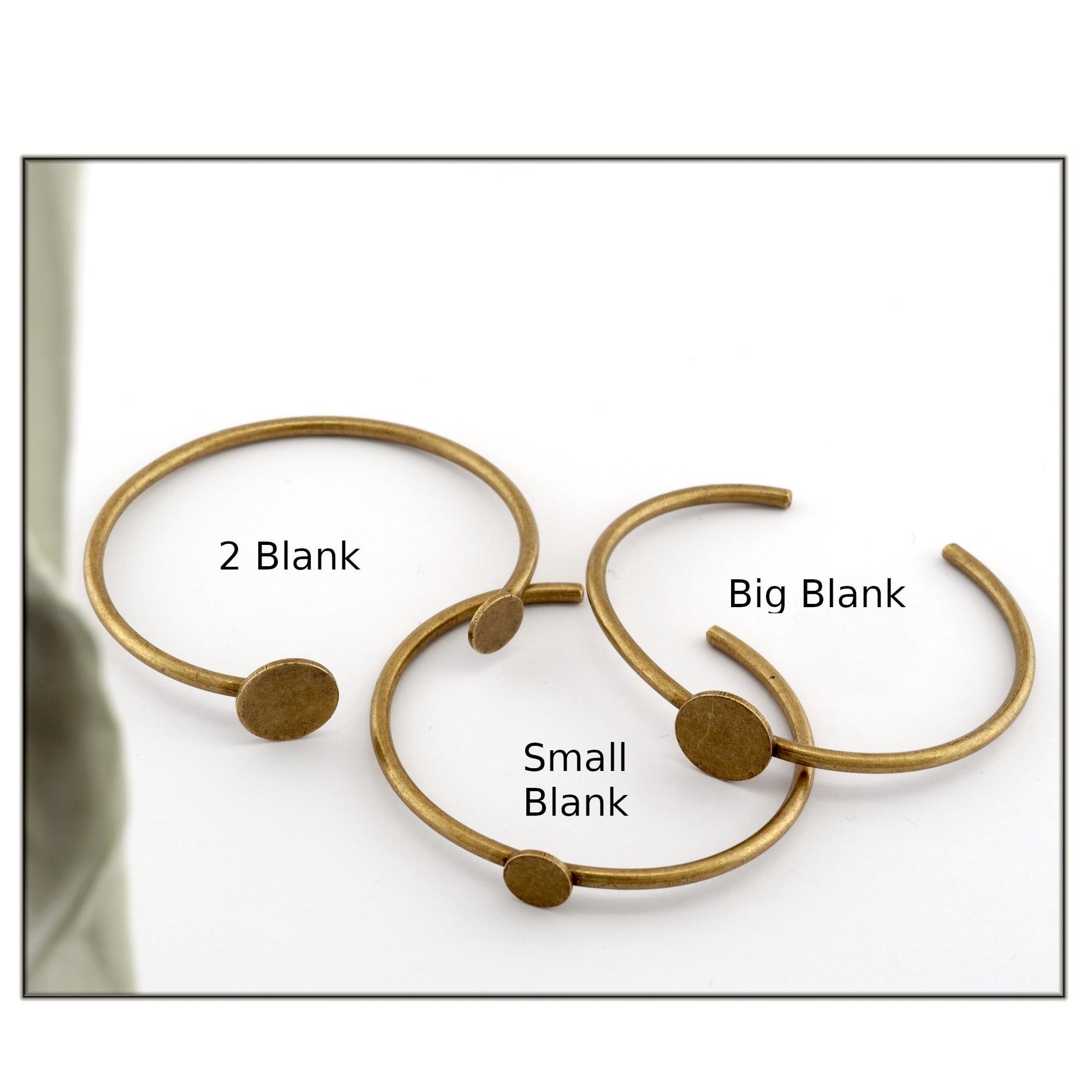 Cuff Disc Blanks, Round Blanks, Good Quality Bracelet Bases, Antique bronze plated brass (60mm inner size - Adjustable ) OZ5553 AB