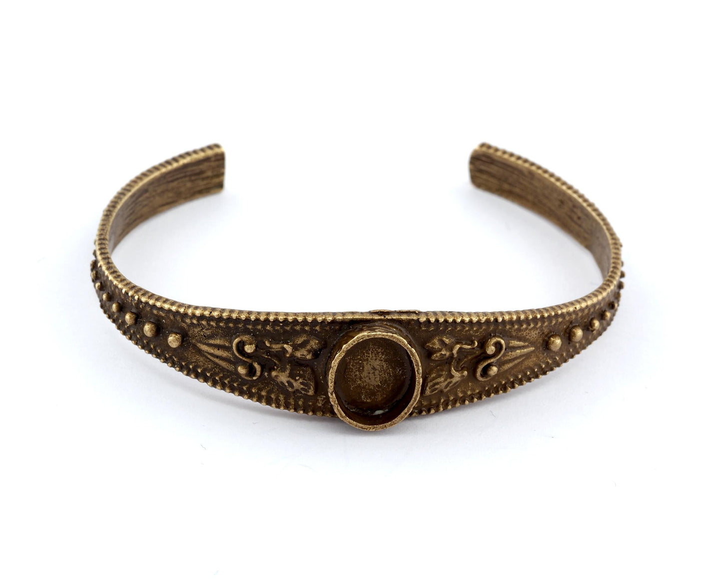 Boho Bracelet, Oval Blank Bracelet Making Base, 10x8mm Bezel Flower Bracelet Antique Bronze Plated Brass (58mm size - Adjustable ) 5579 AB