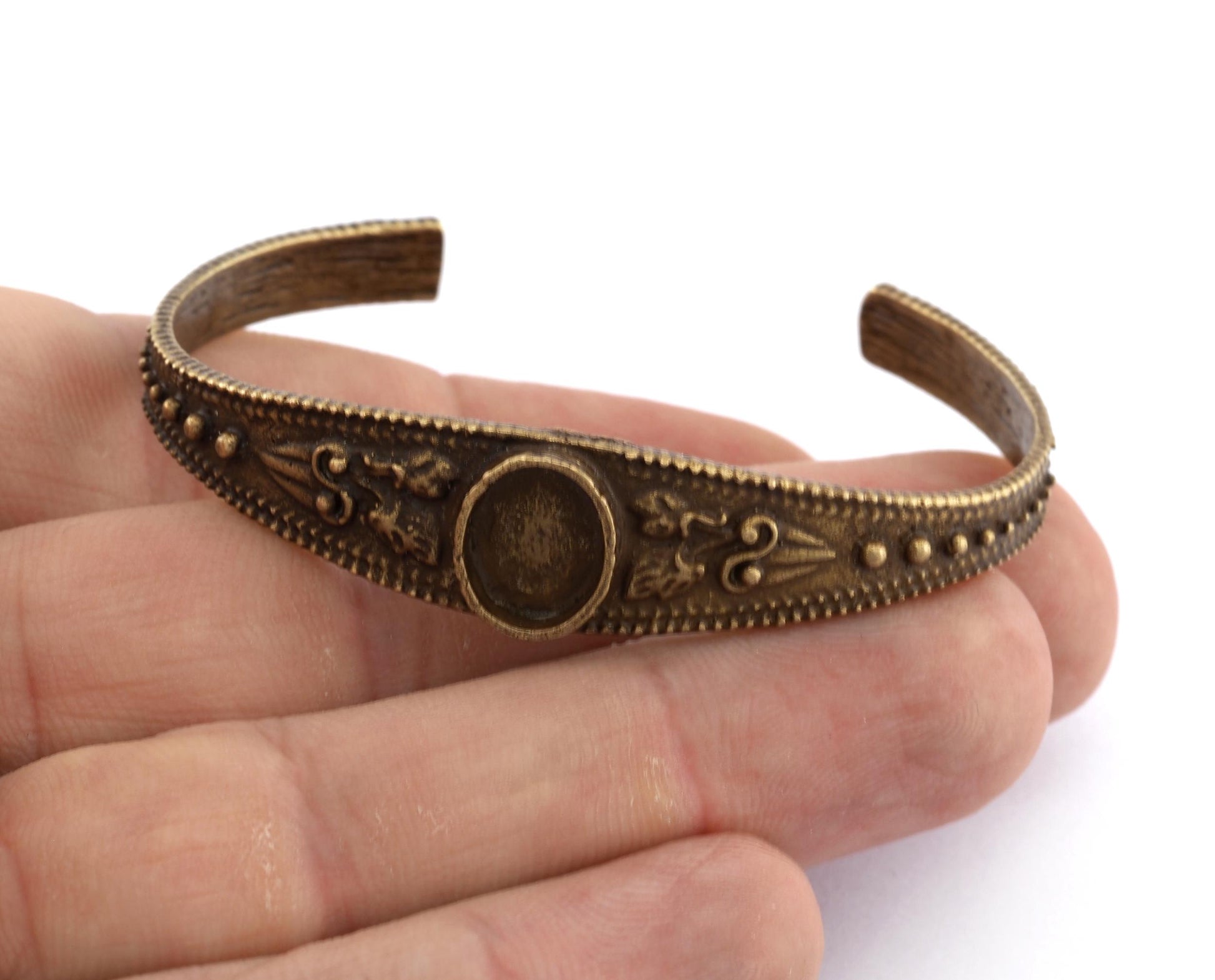 Boho Bracelet, Oval Blank Bracelet Making Base, 10x8mm Bezel Flower Bracelet Antique Bronze Plated Brass (58mm size - Adjustable ) 5579 AB