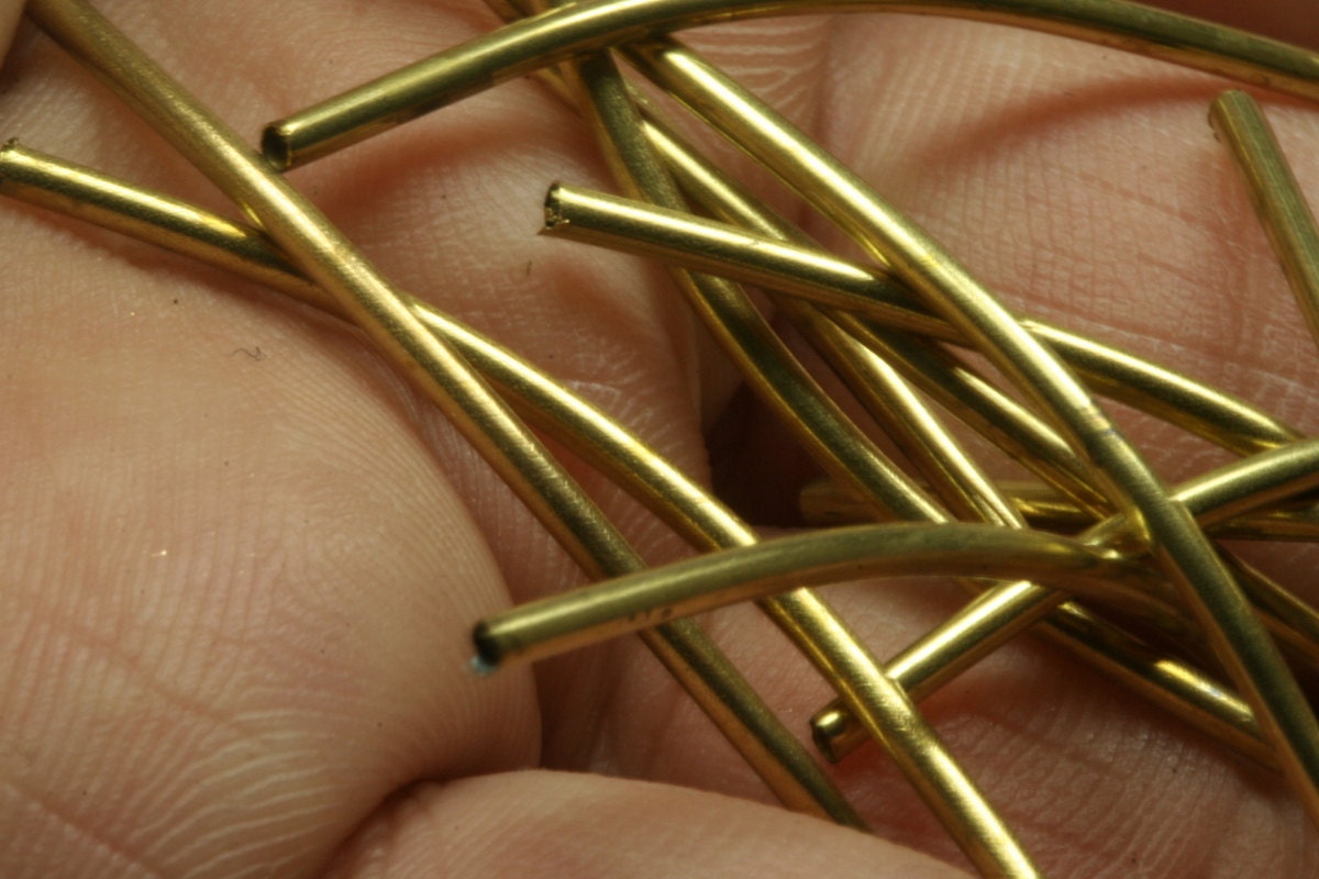 50 pcs raw brass curved tube 1,5x33mm E442Y 810