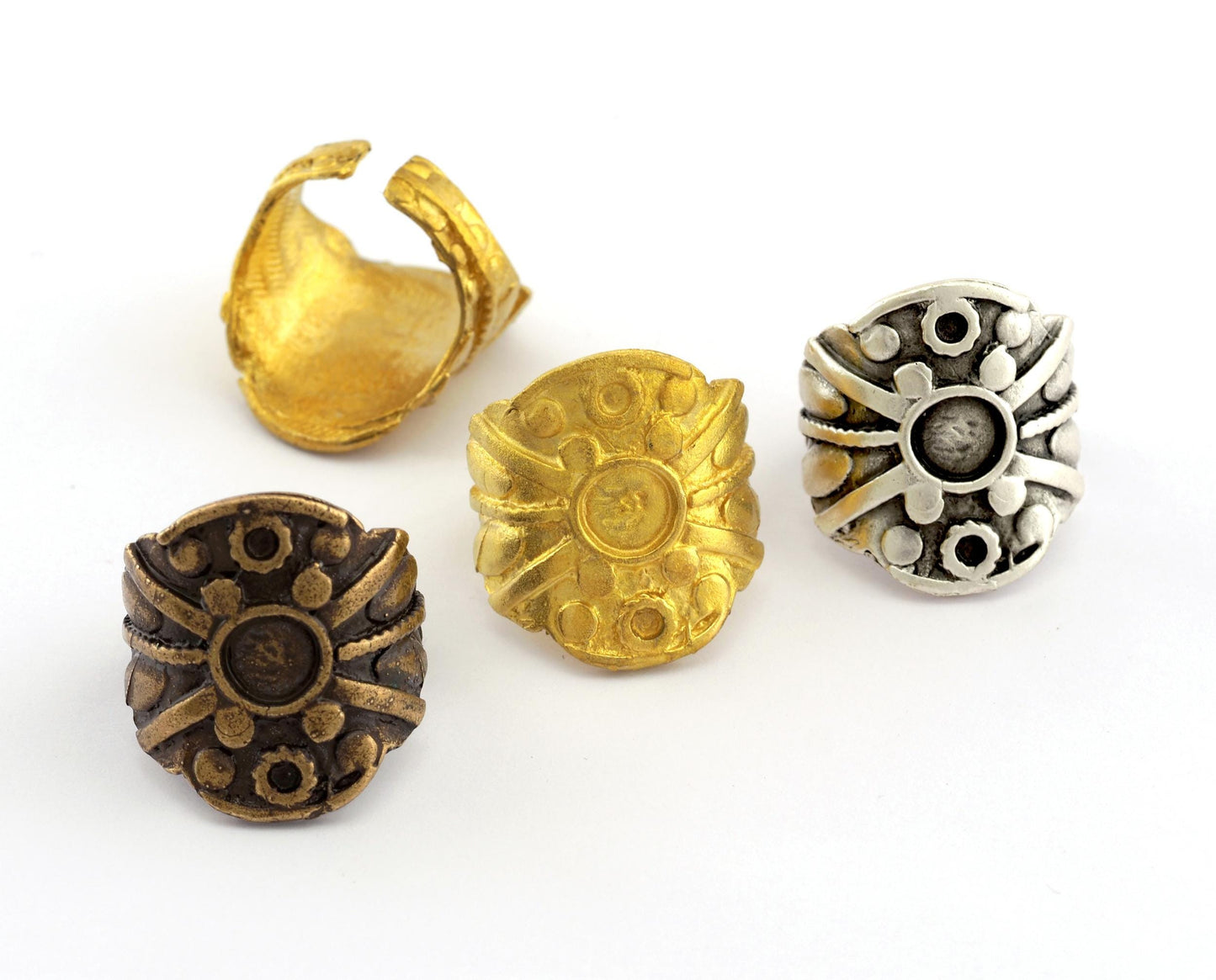 Ethnic Ring Round Blank Adjustable Ring Bezel - Raw brass 6mm Blank (17mm 6.5US inner size - Adjustable ) OZ3375