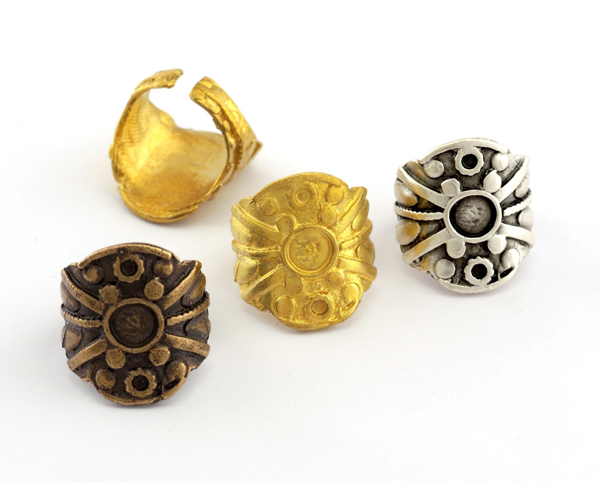 Ethnic Ring Round Blank Adjustable Ring Bezel - Raw brass 6mm Blank (17mm 6.5US inner size - Adjustable ) OZ3375