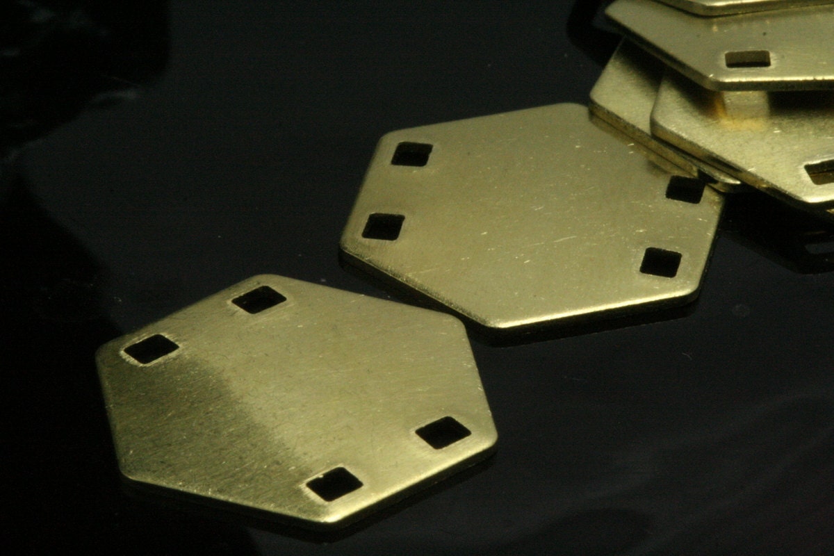 hexagonal stamping (0,8mm 20 gauge) 4 hole charms ,18 pcs 20mm raw brass findings 979R-39