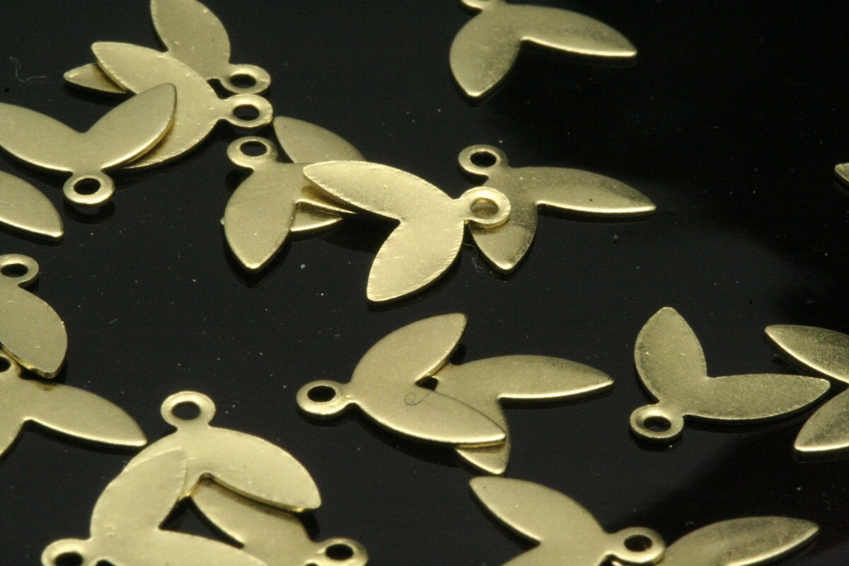 300 Pcs raw brass flower leaf - fish tail 9,5x9mm Charms ,Findings 1016R-42 tmpl