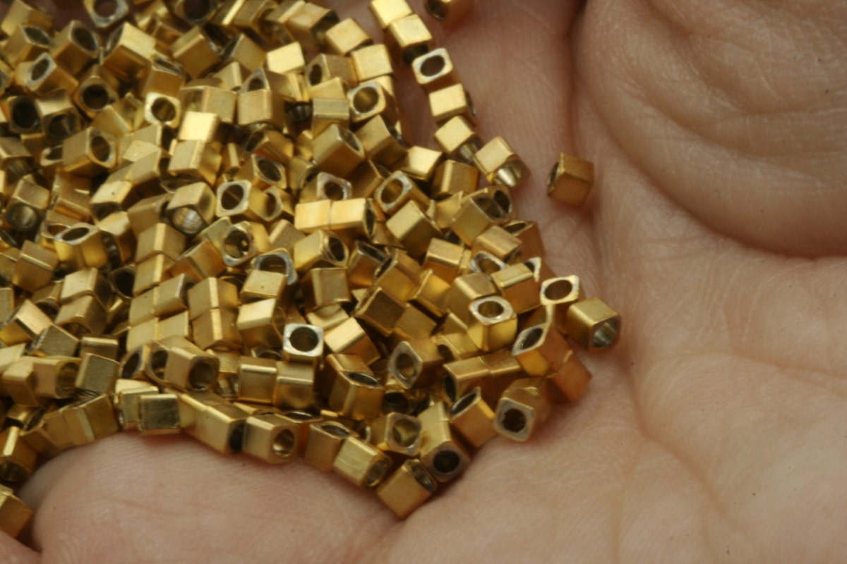 Cube spacer bead 50 pcs 2mmx2mm (hole 1,4mm ) gold plated brass bab1.4 OZ793