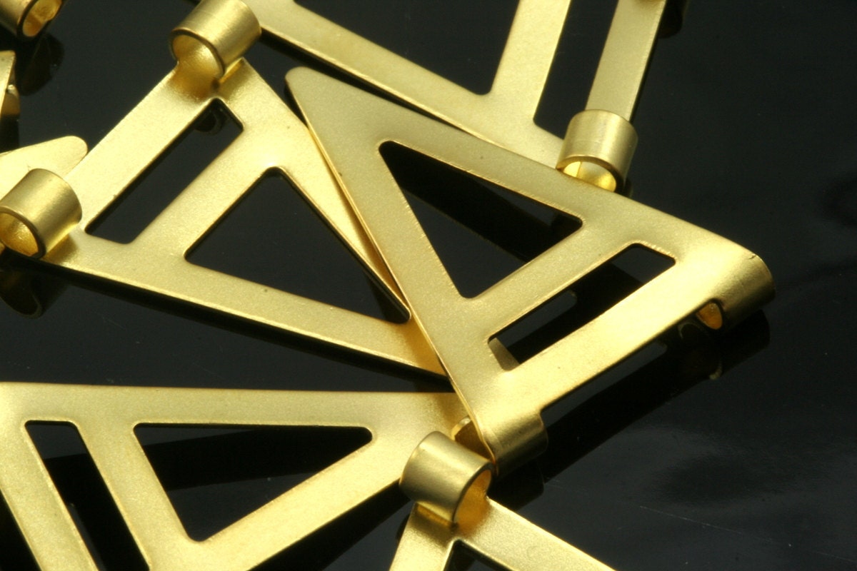 10 pcs 16x25mm gold plated triangle shape pendant brass gold plated brass with 2 loop 936