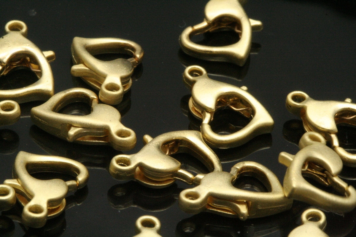 10.5mm heart shape gold plated alloy lobster claw clasps 752