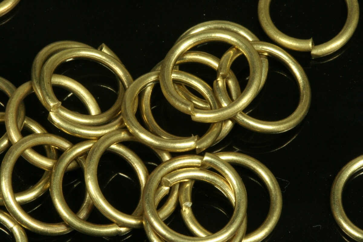 Open jump ring raw brass 4mm 23 gauge( 0,6mm ) jumpring 1154R