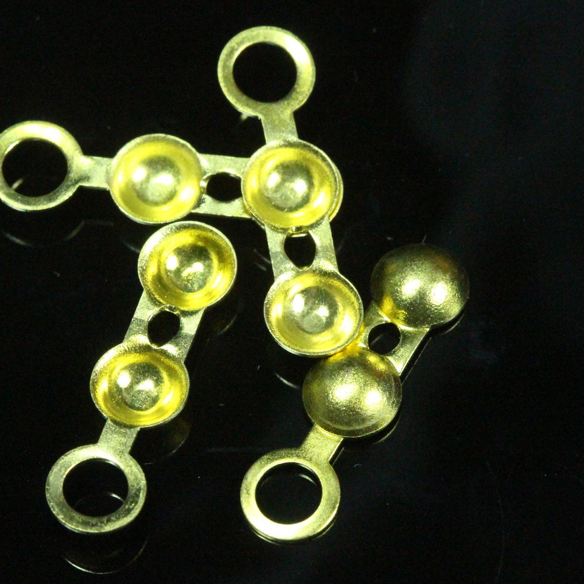 100 pcs 4x13mm brass ball crimp bead tips- clam shell knots cover terminators- yellow tone findings CS4Y-14 1919