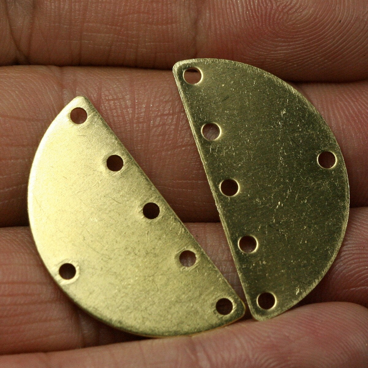 25x12.5x0.8mm raw brass semi circle blanks half moon shape pendant (2mm 0,08" 12 gauge hole) SCS 1077R