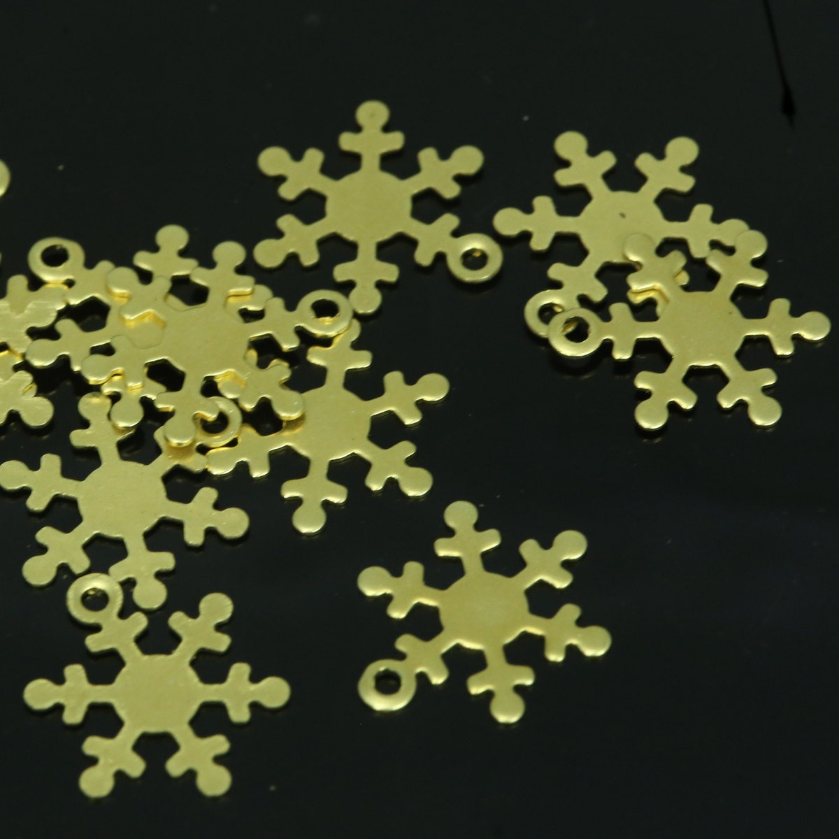 snow flake drop 12mm raw brass pendant 1017-17