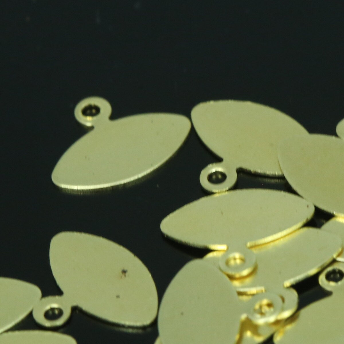 Eye shape drop pendant 300 pcs 8x10mm raw brass 1246-46 tmlp