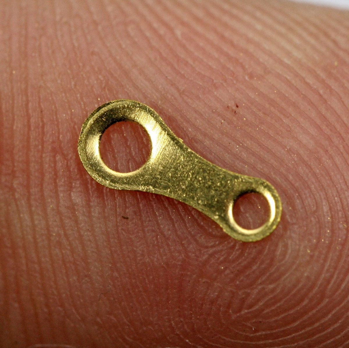 Brass Chain Tab, 500 pcs 3.5x8.5mm Teardrop 1.5mm hole 1426R-25 tmlp