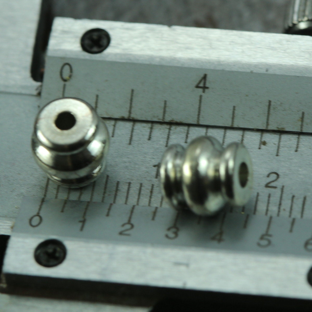 silver tone brass cylinder, spacer bead 7x7mm (hole 2mm) bab2 1519NF