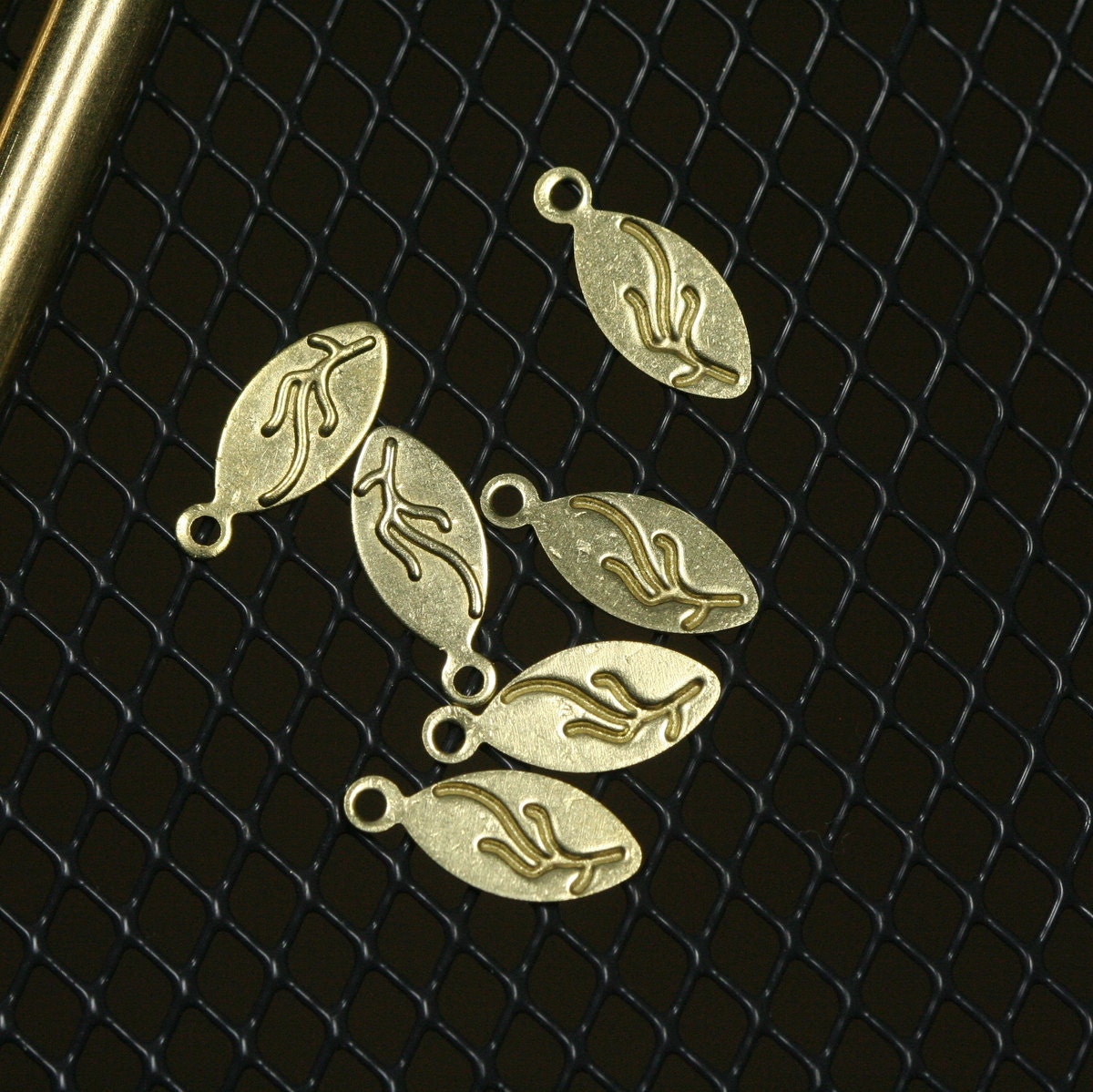 raw brass textured drop pendant 200 pcs 13x5.5mm 1240R-30 tmlp